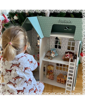 Casita muñecas verde con papel pintado